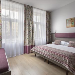 Pokój z łóżkiem king-size